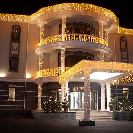 Donatello Boutique Hotel Alma-Ata Exteriör bild
