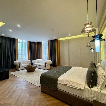 Donatello Boutique Hotel Alma-Ata Exteriör bild