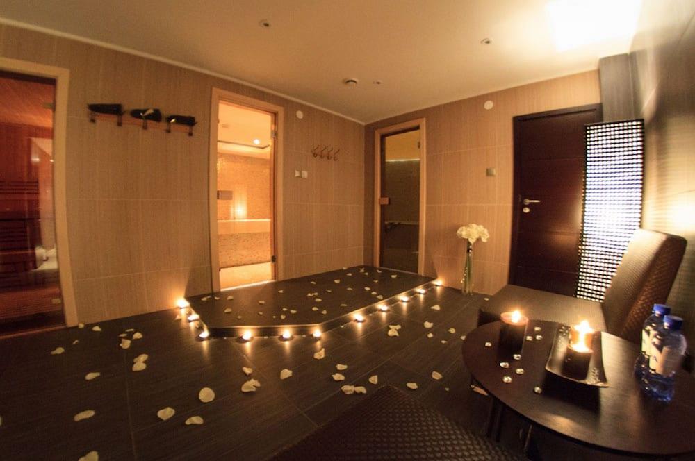 Donatello Boutique Hotel Alma-Ata Exteriör bild