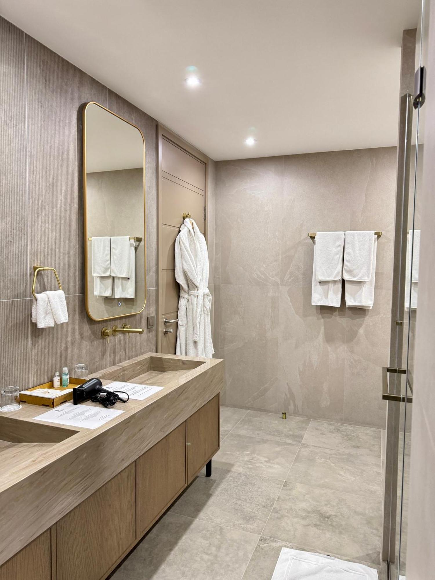 Donatello Boutique Hotel Alma-Ata Exteriör bild