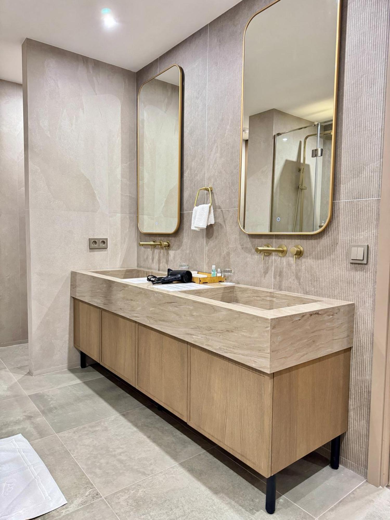 Donatello Boutique Hotel Alma-Ata Exteriör bild