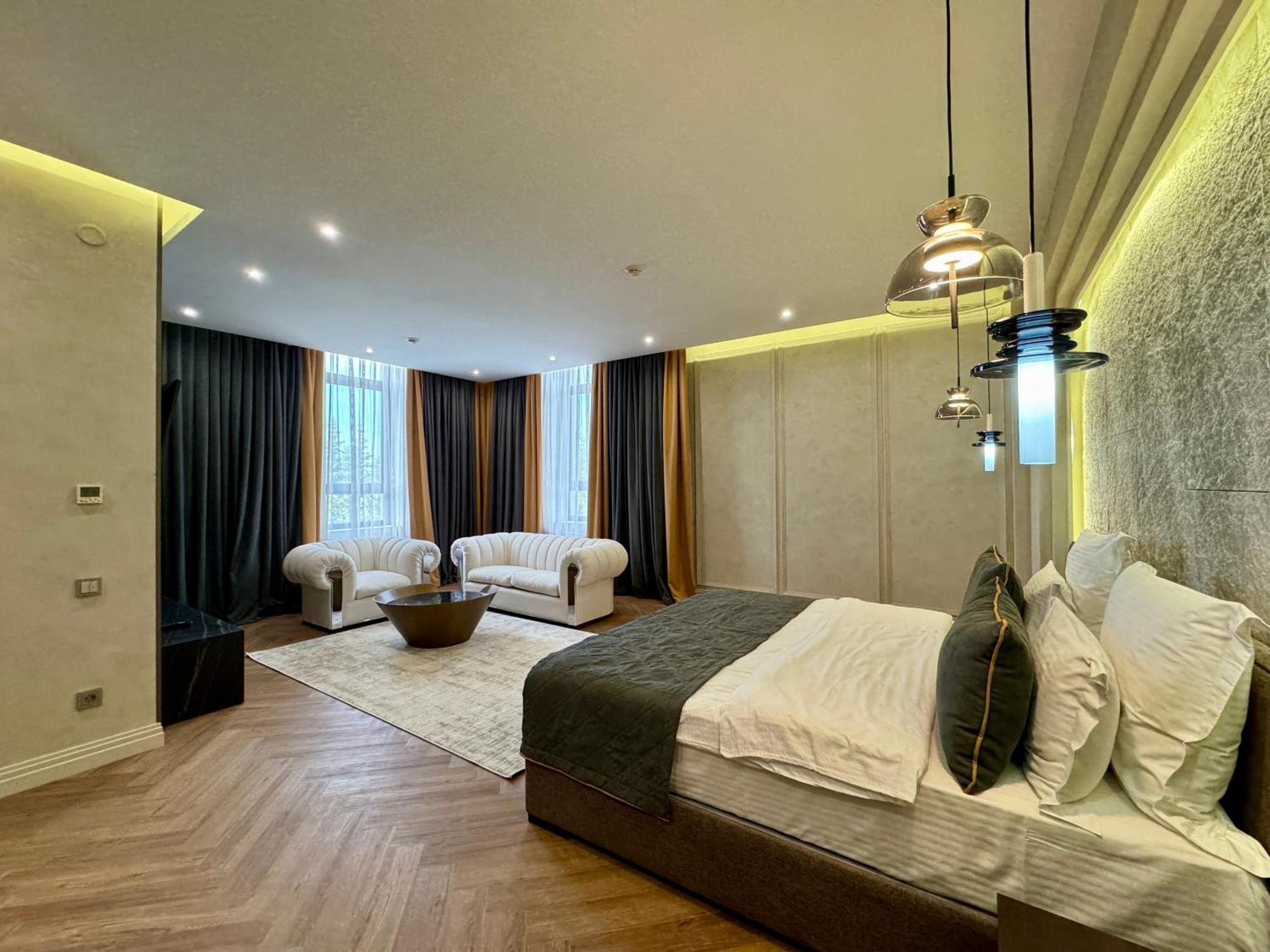 Donatello Boutique Hotel Alma-Ata Exteriör bild