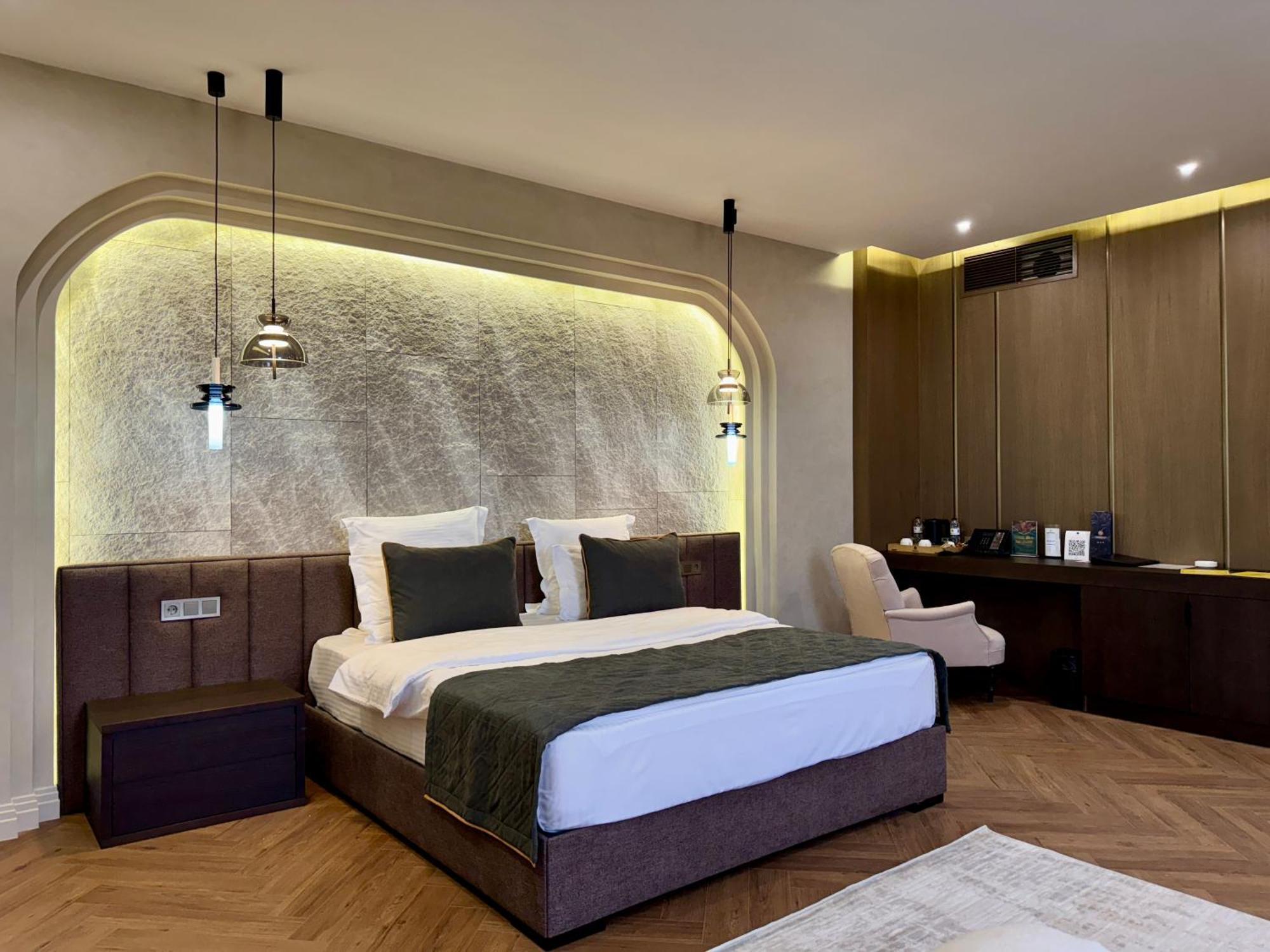 Donatello Boutique Hotel Alma-Ata Exteriör bild