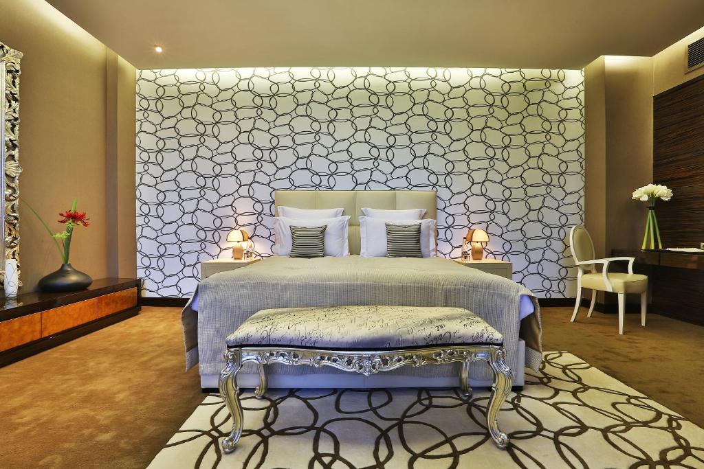 Donatello Boutique Hotel Alma-Ata Exteriör bild