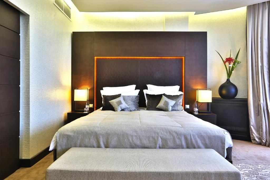 Donatello Boutique Hotel Alma-Ata Exteriör bild